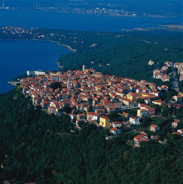 Apartmani Manda Omišalj Exterior foto